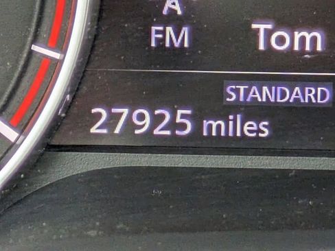 Used 2023 Nissan Rogue SL w/ SL Premium Package image 32