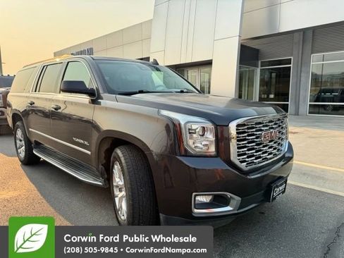Used 2018 GMC Yukon XL SLT w/ Premium Edition AWD/4WD image 1