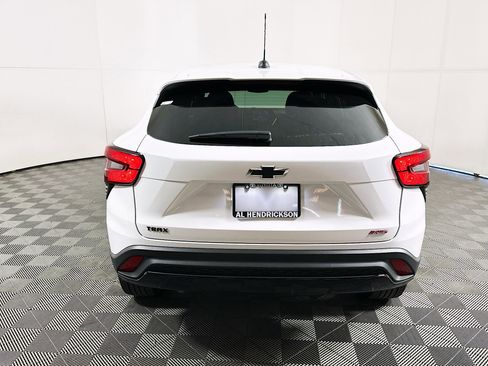 Used 2025 Chevrolet Trax RS image 4