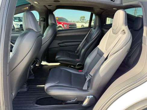 Used 2022 Tesla Model X image 6
