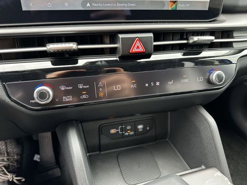 New 2026 Kia Sportage SX FWD image 11