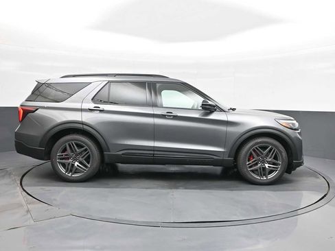 New 2026 Ford Explorer ST image 9
