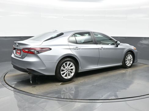 Used 2024 Toyota Camry LE image 6
