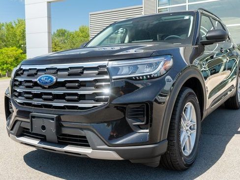 New 2026 Ford Explorer Active AWD/4WD image 2