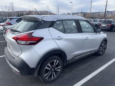 Used 2019 Nissan Kicks SR image 5