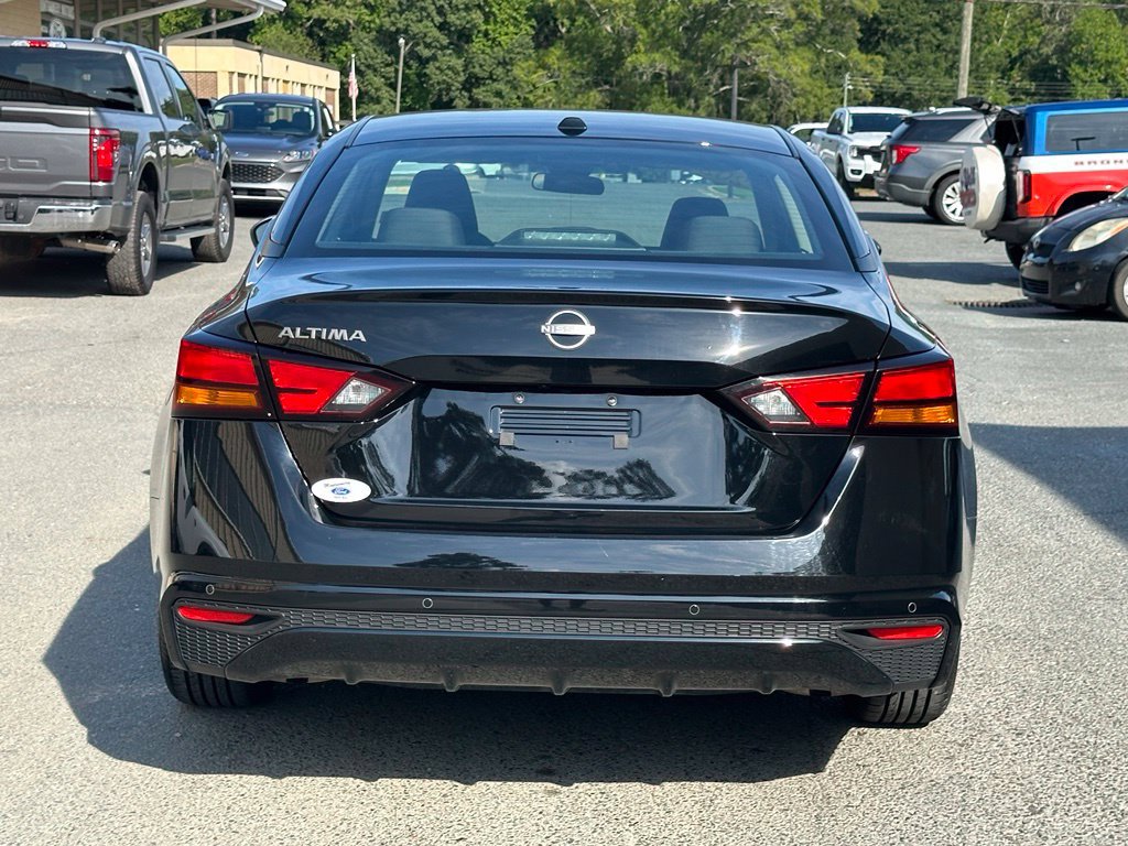 Used 2025 Nissan Altima 2.5 SV FWD image 7