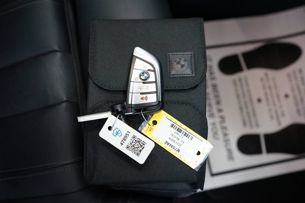 Used 2021 BMW X5 xDrive40i w/ Executive Package AWD/4WD image 68