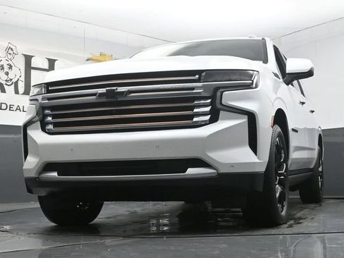 Used 2023 Chevrolet Suburban High Country AWD/4WD image 60