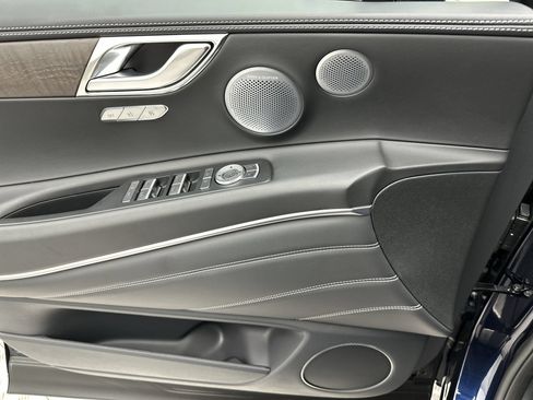 Certified 2026 Genesis GV80 3.5T Advanced AWD/4WD image 13