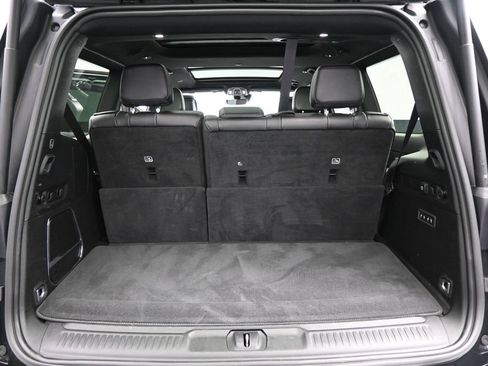 Used 2025 Jeep Wagoneer Series III w/ Premium Group I AWD/4WD image 30