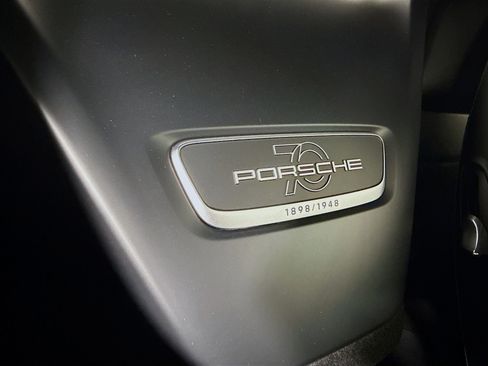 Certified 2019 Porsche 911 Speedster RWD image 27
