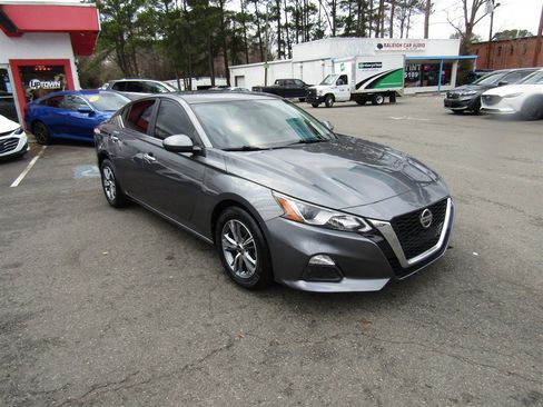 Used 2019 Nissan Altima 2.5 S image 10
