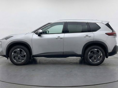 Used 2025 Nissan Rogue SV FWD image 5
