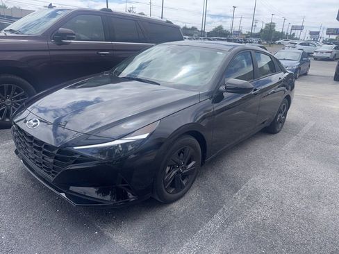 Certified 2023 Hyundai Elantra SEL FWD image 1