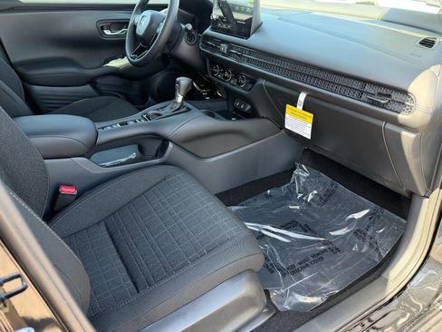 New 2026 Honda HR-V LX image 14