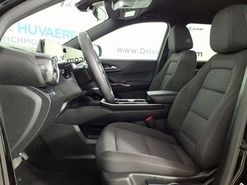 Used 2025 Chevrolet Equinox LT image 12