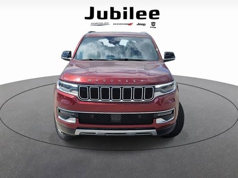 Used 2024 Jeep Wagoneer Series III w/ Rear Seat Video Group 1 image 2