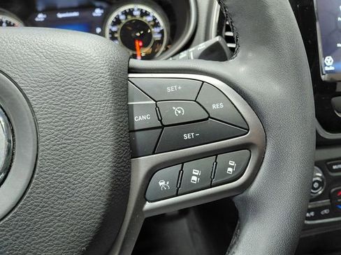 Used 2022 Jeep Cherokee Limited AWD/4WD image 36