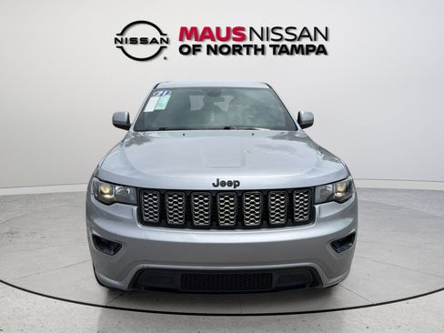 Used 2021 Jeep Grand Cherokee Laredo X RWD image 3