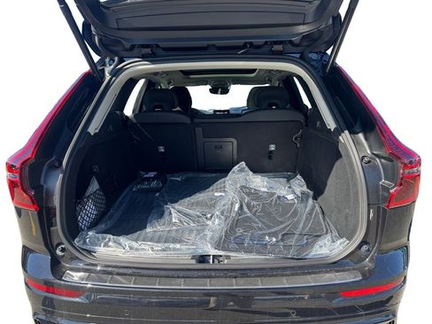 New 2026 Volvo XC60 T8 Ultra w/ Protection Package Premier AWD/4WD image 6