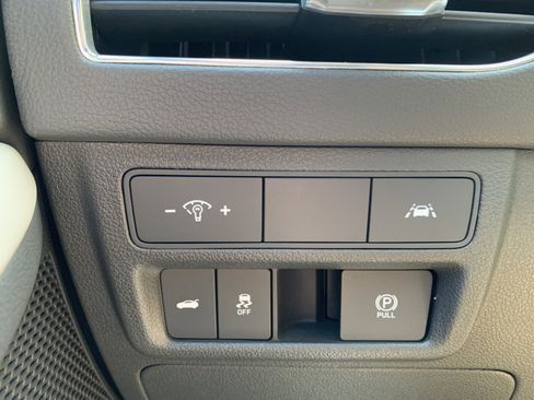 Used 2023 Hyundai Sonata SEL w/ Preferred Accessory Package FWD image 12