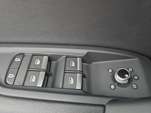 Used 2023 Audi Q5 2.0T Premium w/ Convenience Package image 28