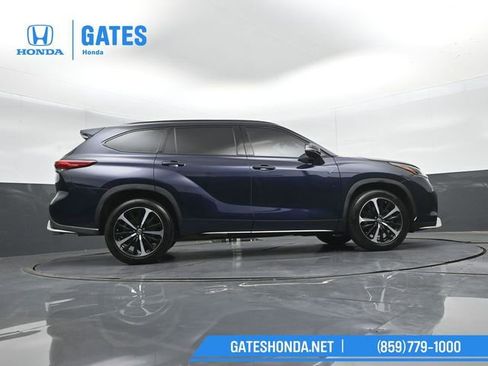 Used 2021 Toyota Highlander XSE FWD image 43