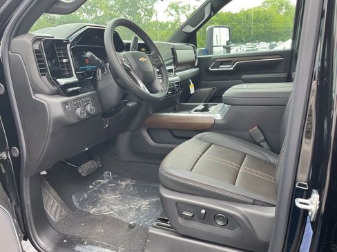New 2026 Chevrolet Silverado 2500 High Country w/ High Country Premium Package AWD/4WD image 6