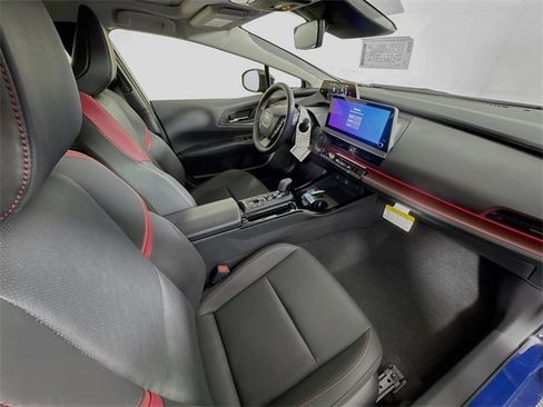 Certified 2025 Toyota Prius Plug-In Hybrid image 26