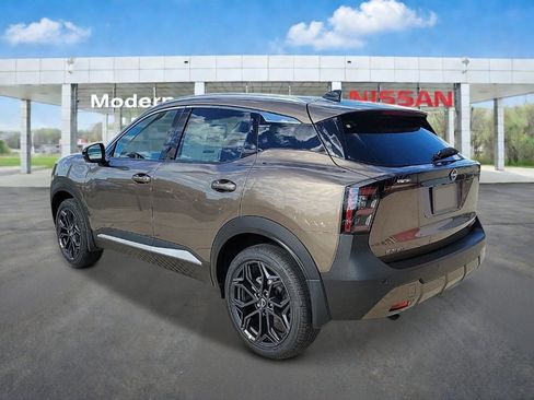 New 2026 Nissan Kicks SR w/ SR Premium Package AWD/4WD image 3