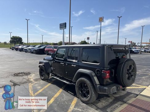 Used 2021 Jeep Wrangler Unlimited Sport AWD/4WD image 3