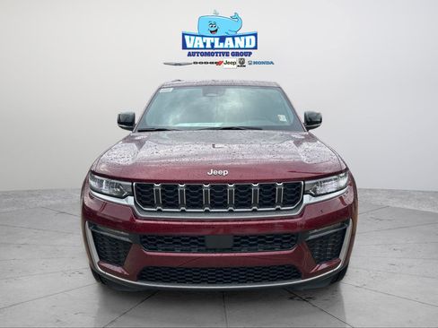 New 2026 Jeep Grand Cherokee Limited RWD image 8