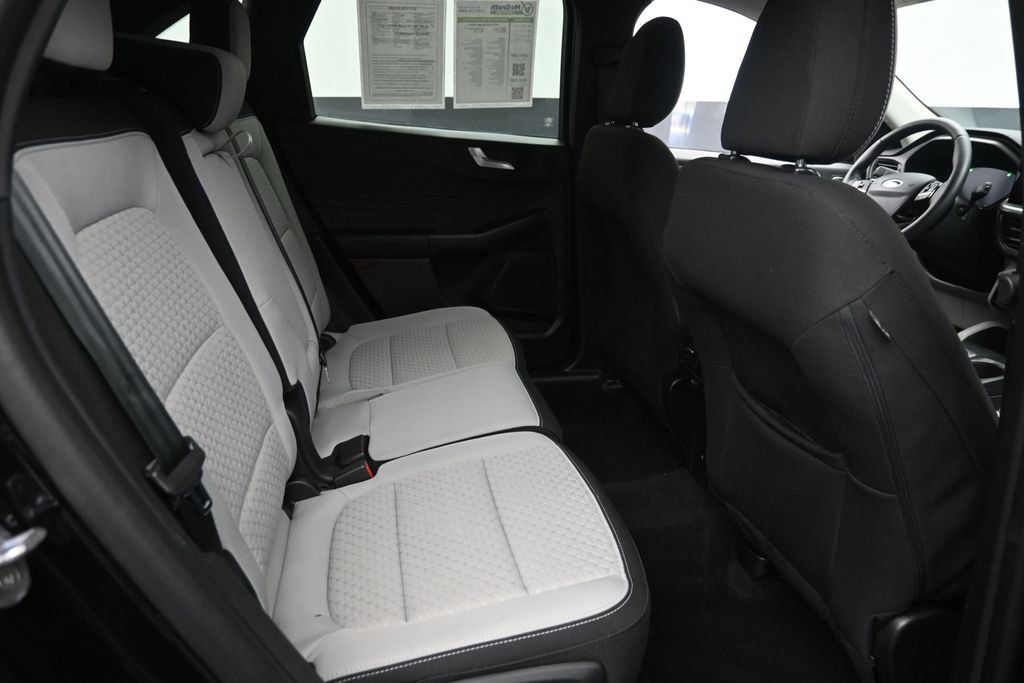 Used 2023 Ford Escape Active w/ Tech Pack #2 AWD/4WD image 10