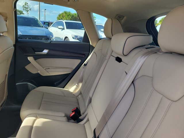 Used 2024 Audi Q5 e Prestige AWD/4WD image 11