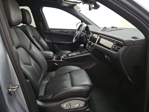 Used 2023 Porsche Macan w/ Premium Package Plus AWD/4WD image 13