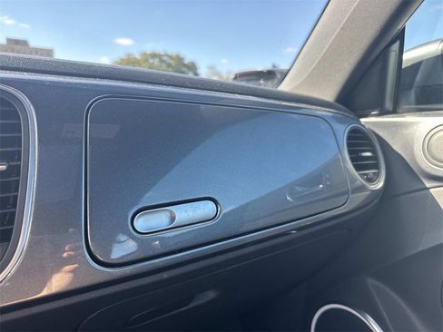 Used 2012 Volkswagen Beetle 2.5 image 42