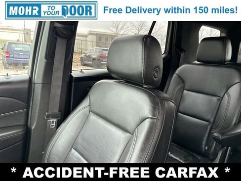 Used 2022 Chevrolet Traverse LT image 25