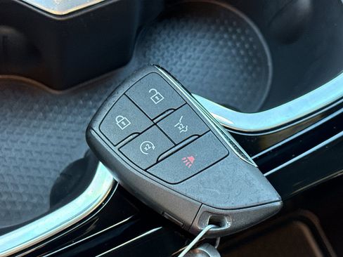 Certified 2025 Chevrolet Traverse LT image 38