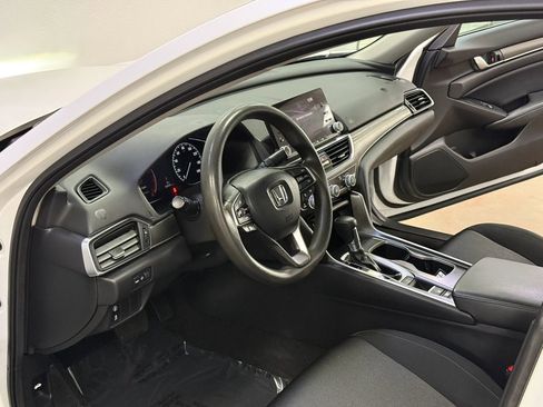 Used 2018 Honda Accord LX image 13