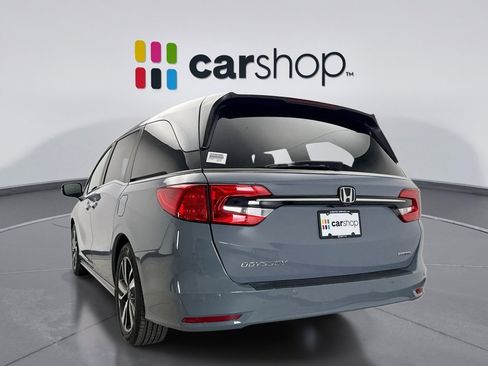 Used 2023 Honda Odyssey Touring image 3