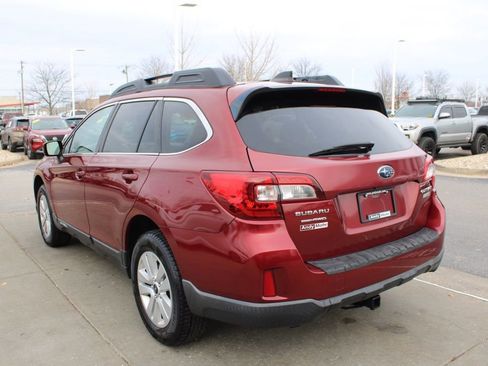 Used 2017 Subaru Outback 2.5i Premium image 5