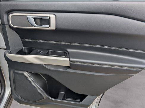 Used 2022 Ford Explorer XLT w/ Equipment Group 202A image 36