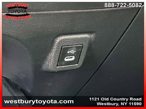 Used 2026 Toyota Corolla SE FWD image 34