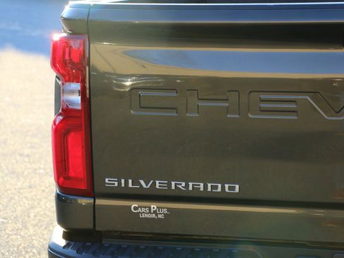 Used 2022 Chevrolet Silverado 3500 High Country w/ Z71 Off-Road Package image 5