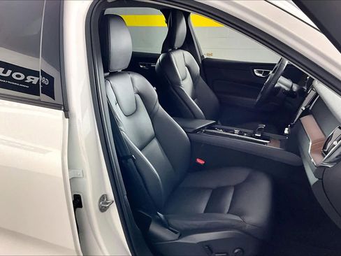 Used 2024 Volvo XC60 B5 Plus w/ Protection Package Premier image 9