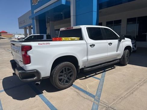 Used 2025 Chevrolet Silverado 1500 Custom Trail Boss w/ Turbomax Blackout Package image 2