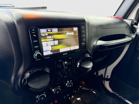 Used 2016 Jeep Wrangler Unlimited Sahara AWD/4WD image 24