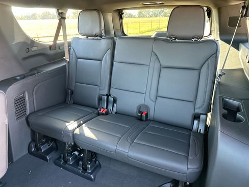 New 2026 Chevrolet Suburban High Country image 24