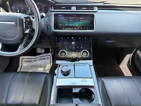 Used 2019 Land Rover Range Rover Velar R-Dynamic SE AWD/4WD image 18