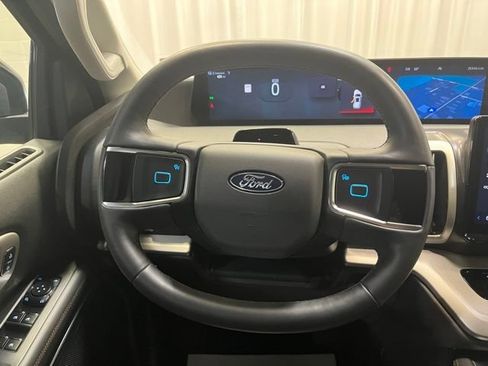 Used 2025 Ford Expedition Max Active AWD/4WD image 19